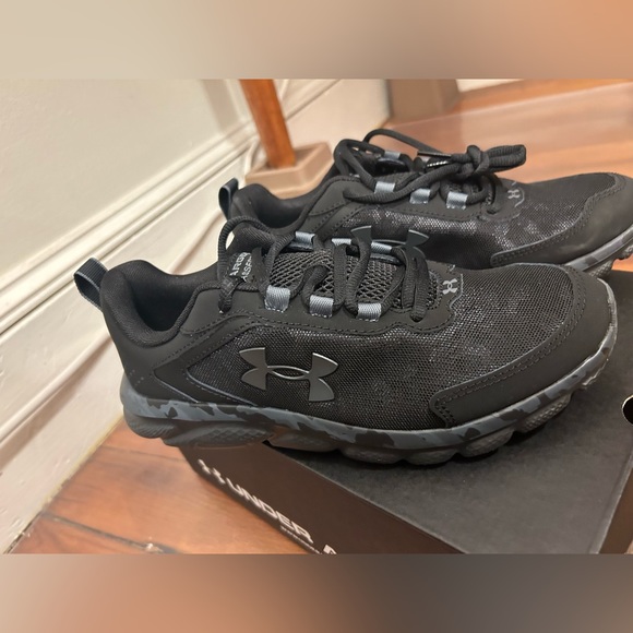 UA Charged Assert 9 Camo Running Sneaker (Women’s 9/ Men’s 7) Orig $75 - Picture 9 of 9